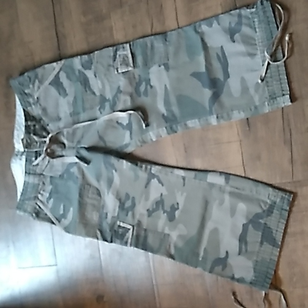 Adorable Camo Capris!